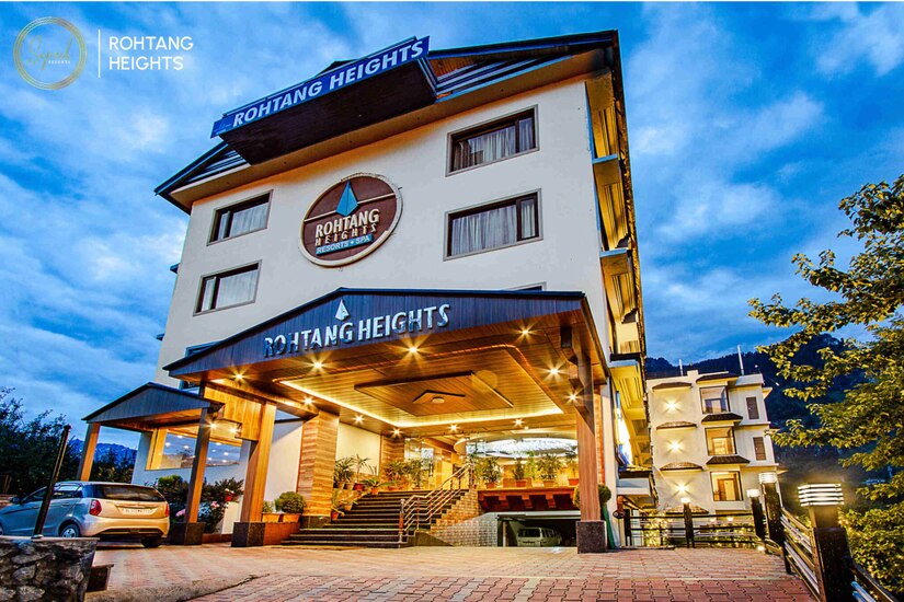 Luxury mountain resort in Manali